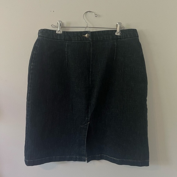 Denim pencil skirt - Picture 2 of 6